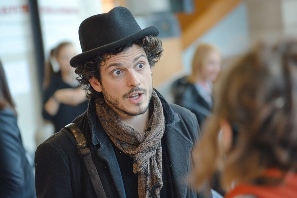 Découvrez Grégory, le Magicien Mentaliste : Illusions Éblouissantes et Moments Inoubliables pour Vos Événements